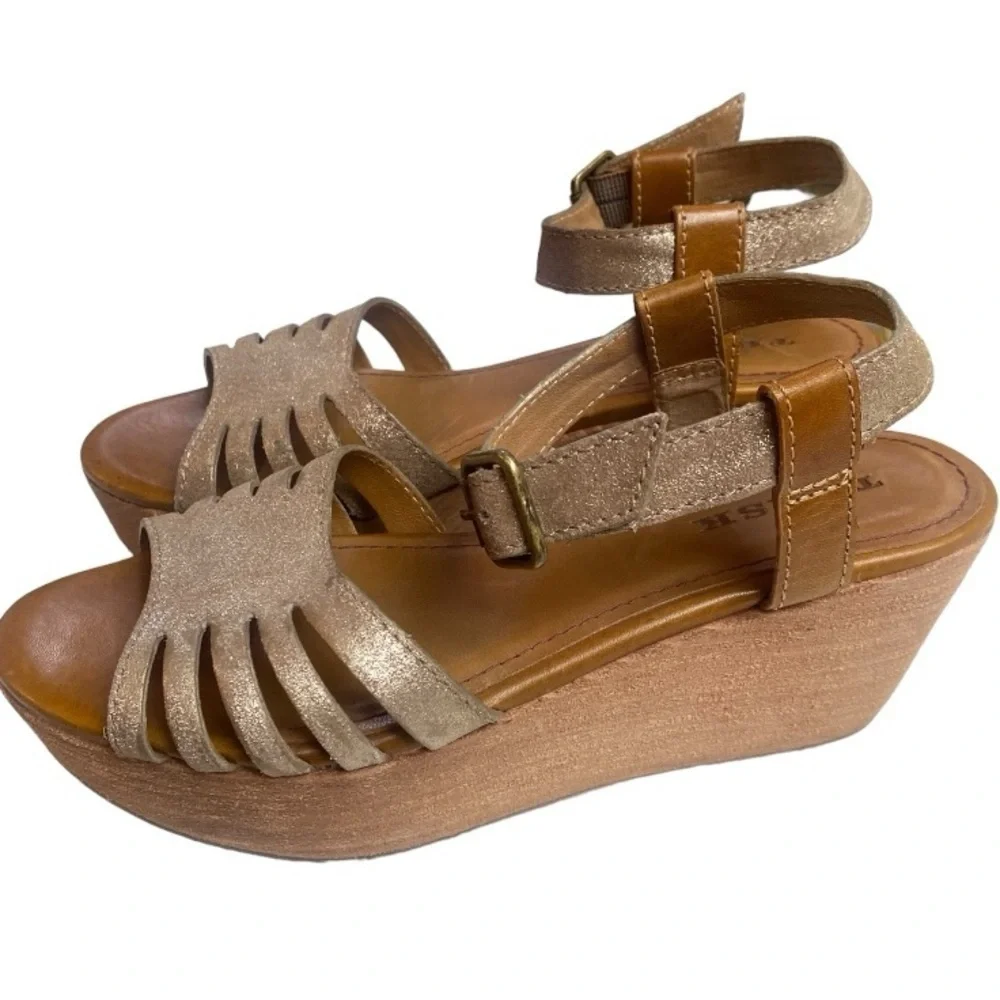 Trask Taupe Glittery Gold Strappy Platforms Leather Wedge Heel |  Size: 8